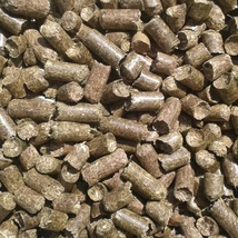 Prücsi Fenyő Pelet kicsi ( ~ 3 kiló ) .